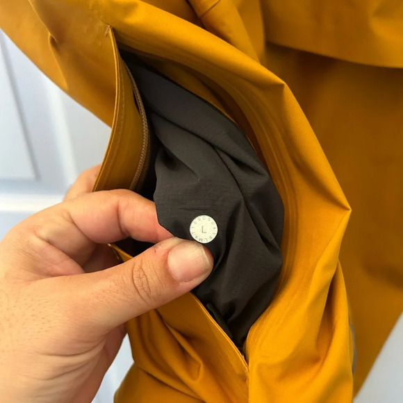 ! Lululemon Outpour Field Jacket Raincoat Men’s Size Large - Picture 5 of 7